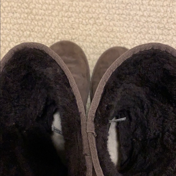 UGG Classic Boot - Picture 8 of 9